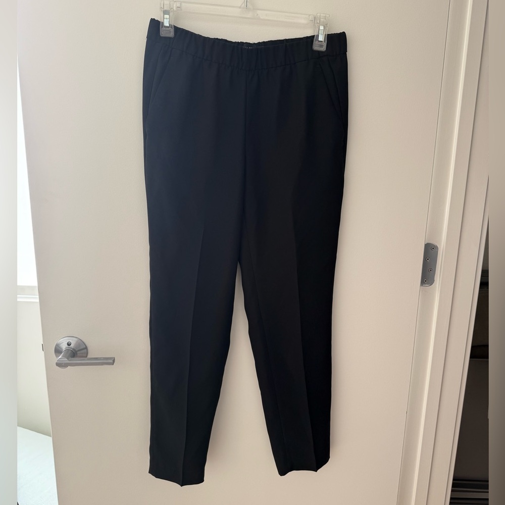 Banana Republic Black Trousers Slacks with Pockets. Elastic stretch band